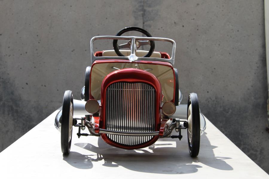  Ford Respect Tradition Custom Pedal Car 1932 года  (фото 1 из 7)